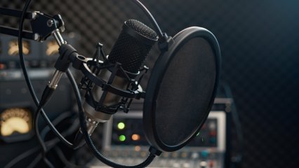 Radyo Özgür 105.1’de Yaz Molası: Yeni Yayın Dönemi 1 Eylül Sonrası Başlıyor!